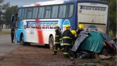 accidente de automovil en argentina: 5 jovenes muertos