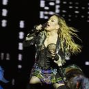 ARCHIVO - Madonna actúa en el espectáculo final de su gira Celebration, en la playa de Copacabana en Río de Janeiro, Brasil, el 4 de mayo de 2024. Madonna celebrará su cumpleaños 66 con un recorrido nocturno privado por el famoso sitio arqueológico italiano de Pompeya, dijeron autoridades. (Foto AP/Silvia Izquierdo, archivo)