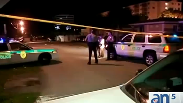 americateve | Un hombre fue aerotransportado al centro de traumatología del hospital Jackson después de recibir un disparo en la cabeza en un estacionamiento de una tienda Kmart en el noroeste de Miami Dade.