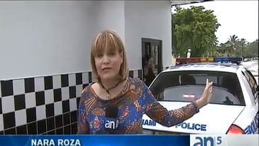 americateve | Un ladrón se escondió en la nevera de un restaurante Checkers luego de que intentara asaltar a los empleados del lugar.