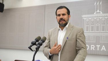 revela mensajes de supuesto chat entre gobernador y otros funcionarios