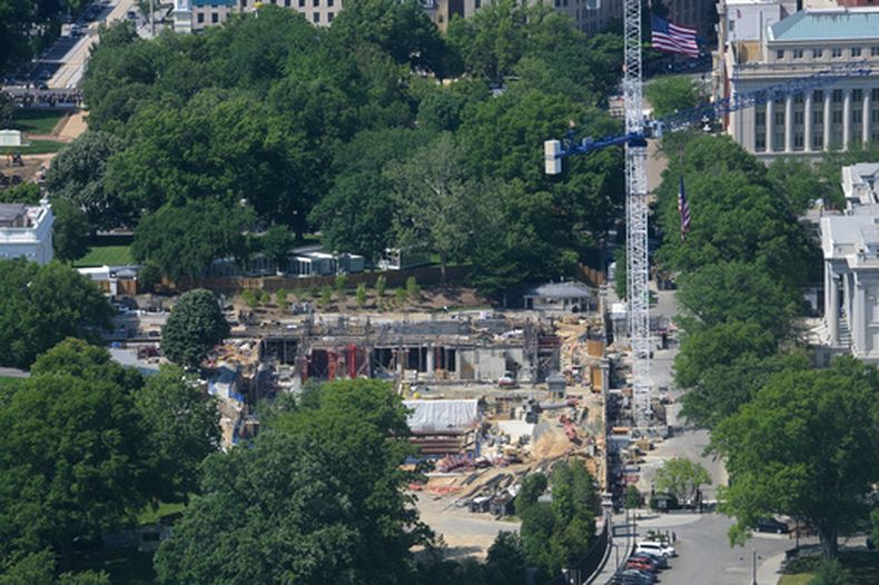 Trabajos de construcción del salón de baile de la Casa Blanca, en Washington, el sábado 16 de mayo de 2026. (AP Foto/Rod Lamkey, Jr.)