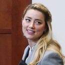 ARCHIVO - La actriz Amber Heard durante un descanso en el tribunal del condado Fairfax, Virginia, el 27 de mayo de 2022. (AP Foto/Steve Helber, Pool, archivo)