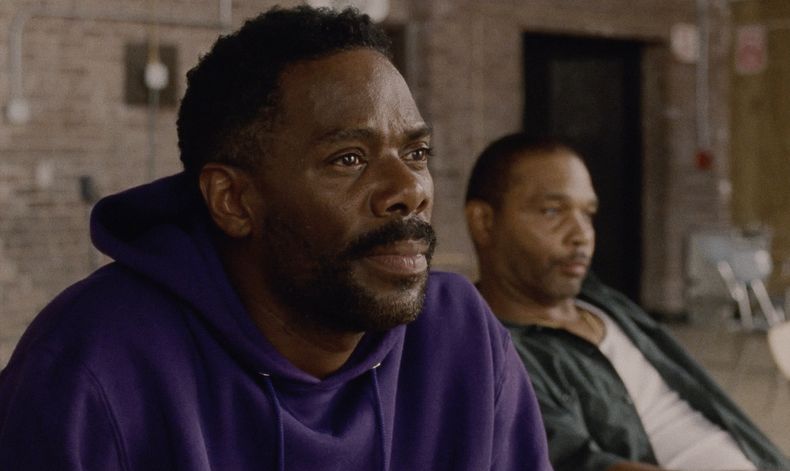 Esta imagen difundida por A24 muestra a Colman Domingo, izquierda, y Clarence Maclin en una escena de Sing Sing. (A24 vía AP)
