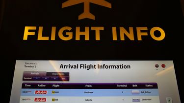 cambia ligeramente area de busqueda de avion de airasia