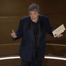 Al Pacino presenta el premio a mejor película en los Oscar el domingo 10 de marzo de 2024, en el Teatro Dolby en Los Ángeles (Foto AP/Chris Pizzello)