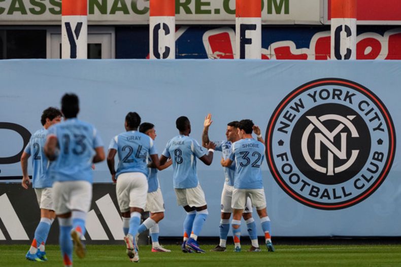 El argentino Nicolás Fernández, del New York City FC, festeja tras anotar ante Toronto el viernes 31 de julio de 2026 (AP Foto/Yuki Iwamura)