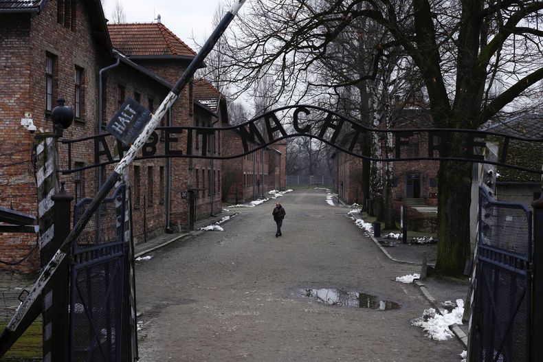 EUR-GEN POLONIA-AUSCHWITZ ANIVERSARIO