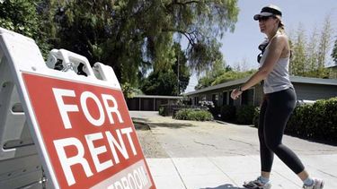 Inquilinos atrapados por los altos costos de la renta en el sur de la Florida