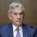 Fed mantiene tasa cerca de cero pero prevé mejorías en 2021
