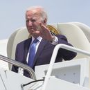 El presidente Joe Biden baja del Air Force One al llegar a la Base Andrews de la Fuerza Aérea en Maryland, el martes 23 de julio de 2024. (AP Foto/Manuel Balce Ceneta)