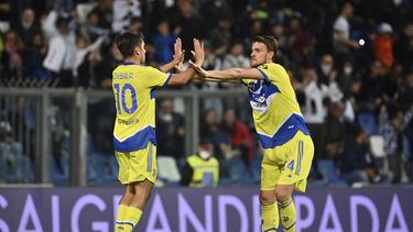 Goles de Kean y Dybala acercan a Juventus a la Champions