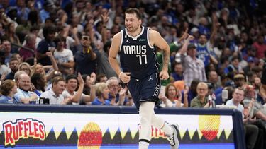 Doncic y Mavs comienzan bien y trituran a Grizzlies