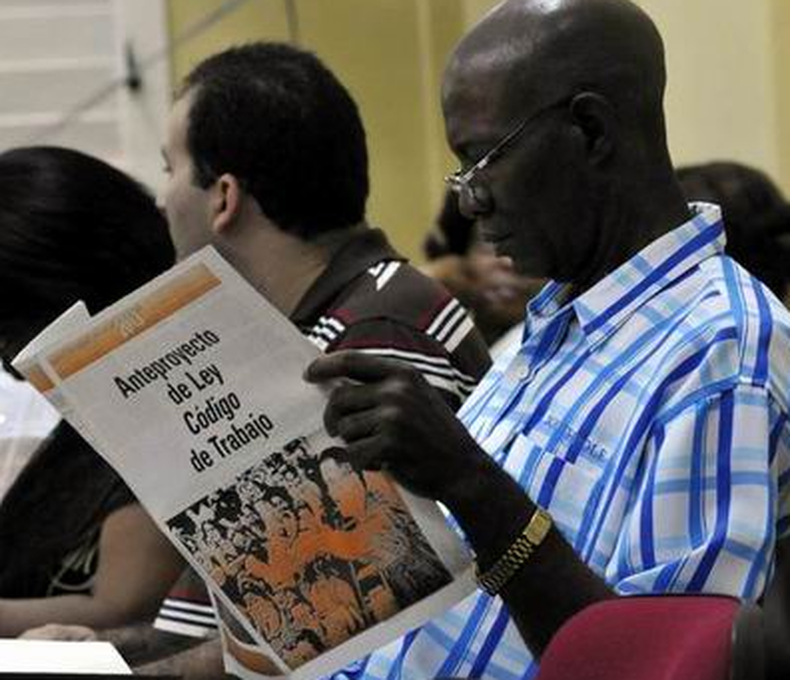 Los cubanos se preguntan hoy cuándo podrán conocer el texto final del nuevo "Código de Trabajo", aprobado en diciembre del año pasado por la Asamblea Nacional y que supuestamente entró en vigor este 1ro de junio.