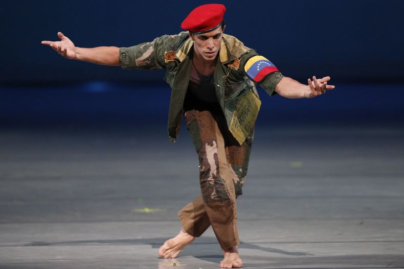 2014-11-28T030420Z_1585317026_GM1EABS0UPG02_RTRMADP_3_VENEZUELA-BALLET.jpg
