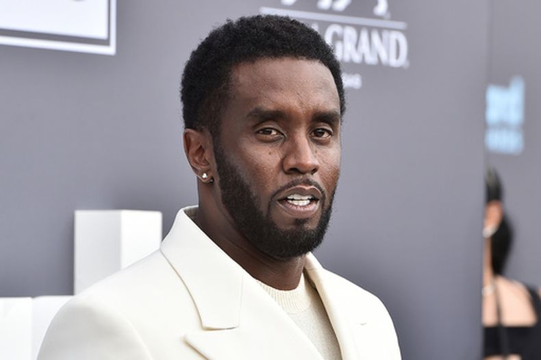 ARCHIVO - El magnate de la música y empresario Sean Diddy Combs llega a los premios Billboard Music Awards en Las Vegas, el 15 de mayo de 2022. (Foto Jordan Strauss/Invision/AP, archivo)