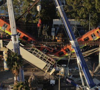 Tragedia en México, al colapsar puente del metro