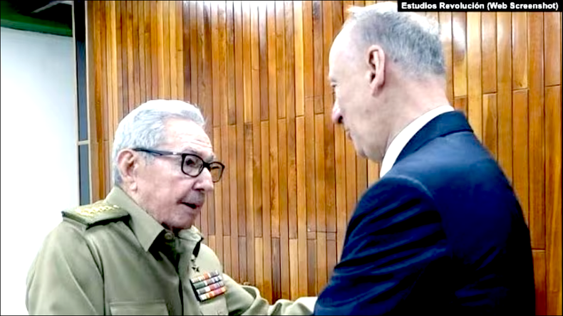 Raúl Castro.png