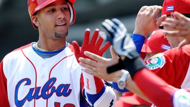 oficial: yulieski gourriel causo baja de preseleccion nacional