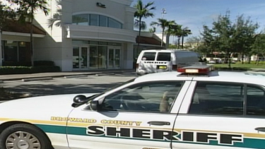 fbi investiga un robo que se reporto en una sucursal del td bank en weston