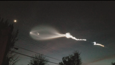 habitantes de los angeles entran en panico por un objeto misterioso en el cielo (videos)