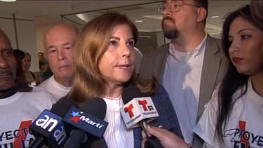 americateve | Elsa Morejón llega a Miami para la conmemoración del 50 aniversario del establecimiento de la medalla Presidencial de la Libertad.