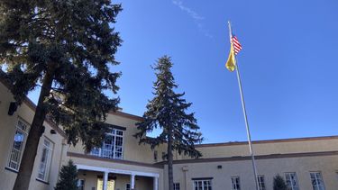 ARCHIVO – El edificio de la Corte Suprema de Justicia de Nuevo México, el 9 de enero de 2023, en Santa Fe, Nuevo México. (AP Foto/Morgan Lee, Archivo)