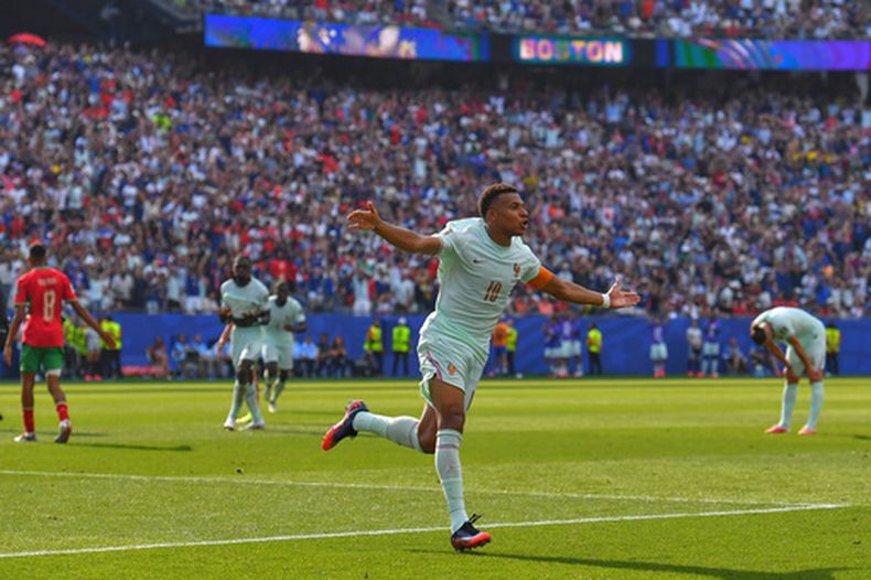 Kylian Mbappé, de Francia, celebra tras marcar ante Marruecos en los cuartos de final de la Copa del Mundo, el jueves 9 de julio de 2026 (AP Foto/Steven Senne)