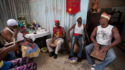 explosion de la negatividad, caos en cuba debido a la delincuencia y no comer carne de cerdo: eso es lo que dice la letra del ano de los orishas