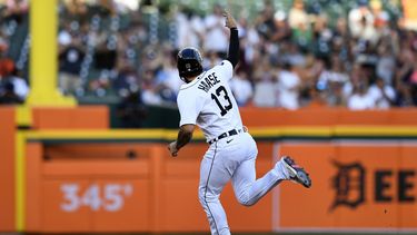 Tigres golpean a Manaea y superan 12-4 a los Padres
