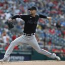 Braxton Garrett de los Marlins de Miami lanza ante los Nacionales de Washington, el sábado 17 de junio de 2023, en Washington. (AP Foto/Luis M. Álvarez)