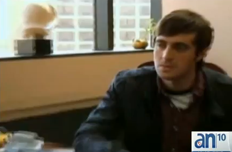 Hombre realiza documental sobre el tamaño del miembro viril luego de haber sido rechazado por su novia.