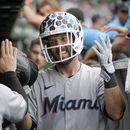 Con jonrones sucesivos, Marlins blanquean 3-0 a Cachorros