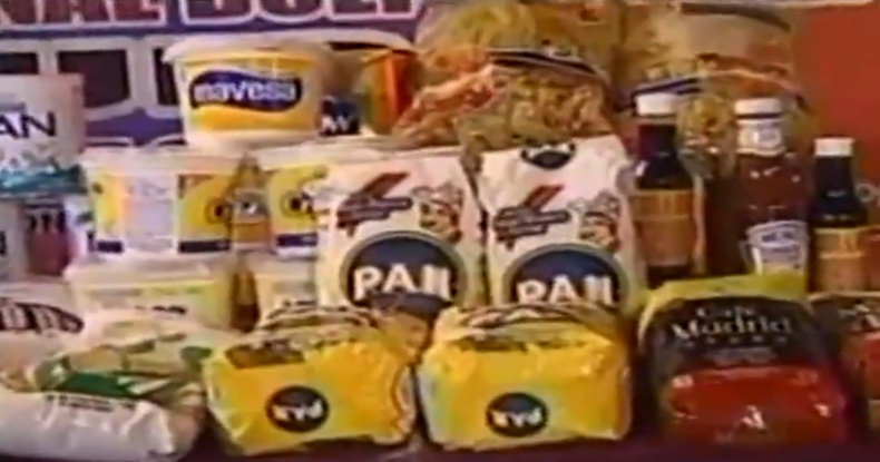 Nicolás Maduro no solo se reunió con Fidel Castro en la Habana por más de seis horas, también aplicó la orden que recibió del régimen cubano al llegar a Caracas anunciando que la libreta de racionamiento electrónica se extenderá a los supermercados privad