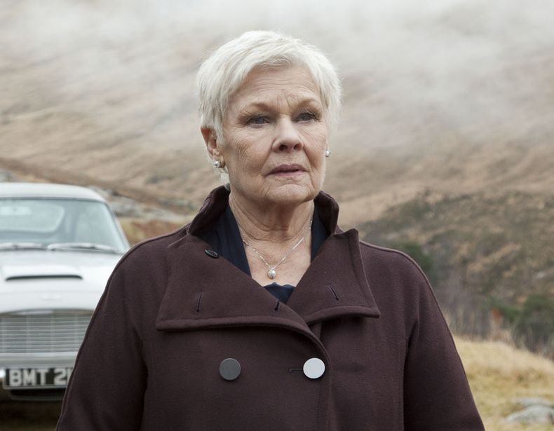En esta imagen difundida por Sony Pictures, Judi Dench encarna a M, la jefa del servicio secreto de inteligencia MI6, en una escena de la pel&iacute;cula de James Bond "Skyfall".  (AP Foto/Sony Pictures, Francois Duhamel)