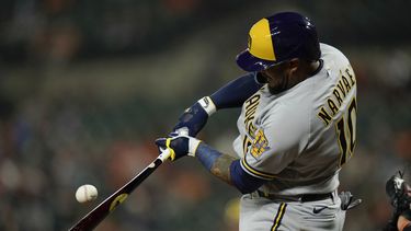 Cerveceros se imponen a Orioles; Williams salde de problema