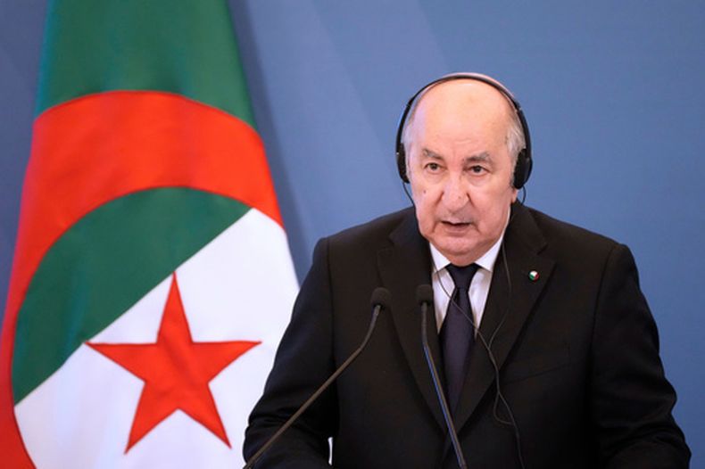 ARCHIVO - El presidente de Argelia, Abdelmadjid Tebboune, durante una reunión con la primera ministra de Italia, Giorgia Meloni, en Villa Pamphilj, Roma, el 23 de julio de 2025. (AP Foto/Gregorio Borgia, archivo)
