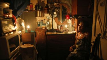 Los más vulnerables de Venezuela siguen a oscuras