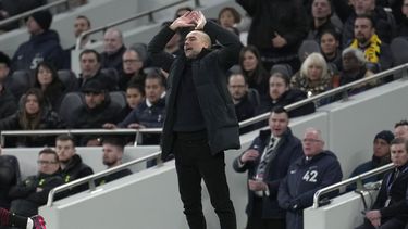 guardiola se mantiene firme en el city a pesar del escandalo