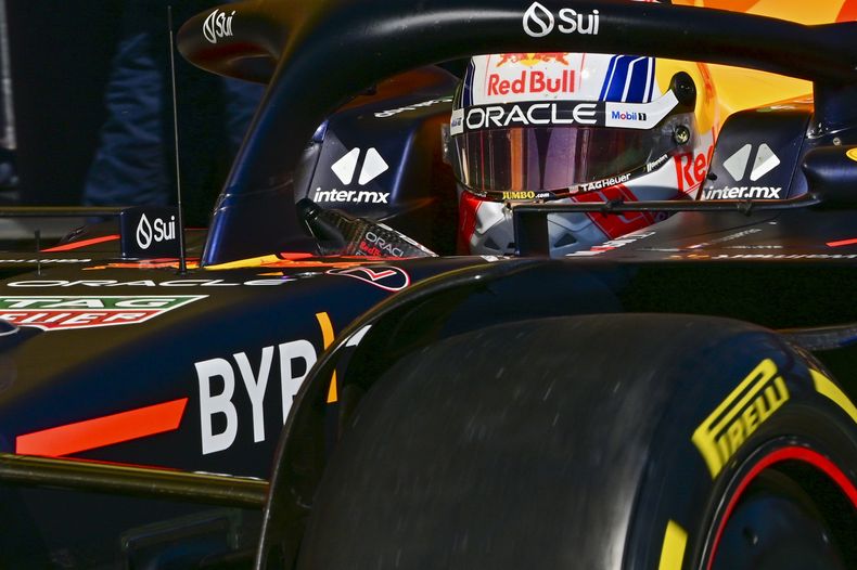 Max Verstappen al volante de su Red Bull durante el Gran Premio de Hungría, el domingo 23 de julio de 2023, en Budapest. (Marton Monus/Pool via AP)