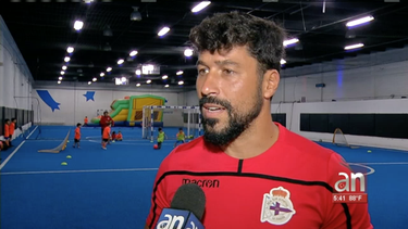 jugadores y tecnicos del deportivo de la coruna llegan a miami para impartir en campamento de verano