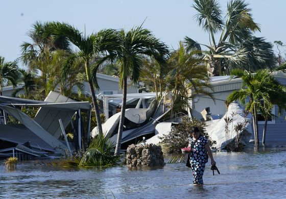 El huracán Ian deja al menos 100 muertos en Florida | Biden visita el estado el miércoles