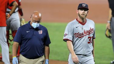 Tras cirugía de muñeca, Strasburg se dice listo para campaña