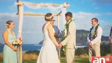 tuvieron que suspender su boda en hawaii porque obama jugaba al golf
