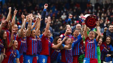 El Barça femenino arrasa al Madrid, repiten como campeonas