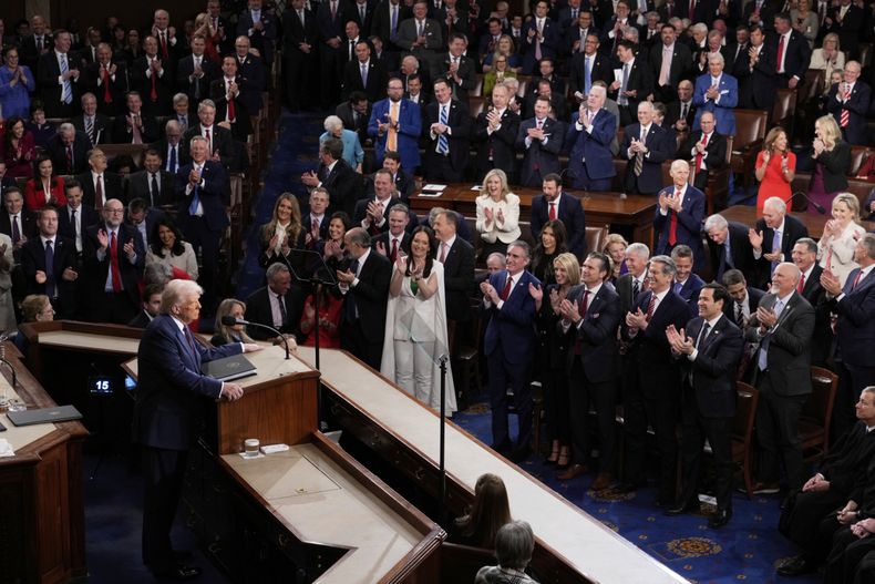 El presidente de Estados Unidos, Donald Trump, se dirige al pleno del Congreso en el Capitolio en Washington, el martes 4 de marzo de 2025. (AP Foto/J. Scott Applewhite)