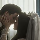 En esta imagen proporcionada por A24 Jacob Elordi como Elvis, izquierda, y Cailee Spaeny como Priscilla, en una escena de Priscilla. (Philippe Le Sourd/A24 vía AP)