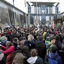 Estudiantes exigen acción contra el cambio climático