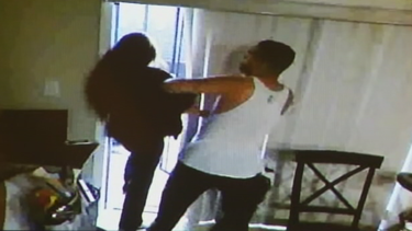 muestran imagenes de la victima en el juicio del asesino de facebook derek medina