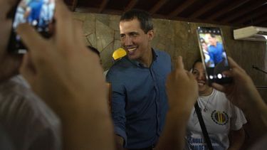 Venezuela: Guaidó permitirá satélites para ubicar guerrilla